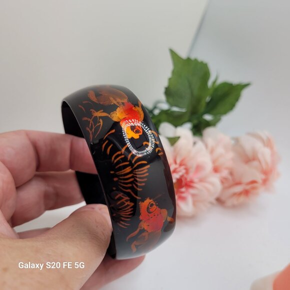 Painted Lacquer Bangle Bracelet Black with Gold Koi Fish - Picture 6 of 10